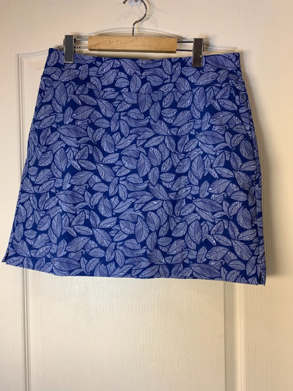 Blue Leaf Print Skort Women’s Medium Golf Tennis Casual Travel S.C. & Co